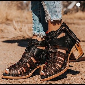 SOLD Freebird Shoes, Wazee, Black, size 8 (fits like a 9), NIB